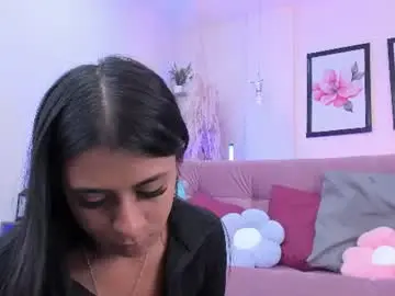 Daaniela_moon  live sex cam