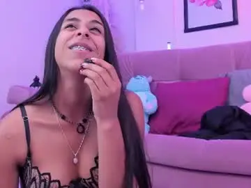 Daaniela_moon  live sex cam