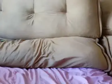 Debbie7h  live sex cam