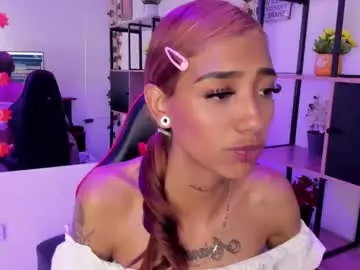 Karlaslutskinny__  live sex cam