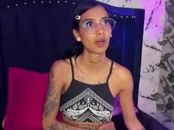 Karlaslutskinny__  live sex cam