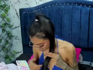Karlaslutskinny__  live sex cam