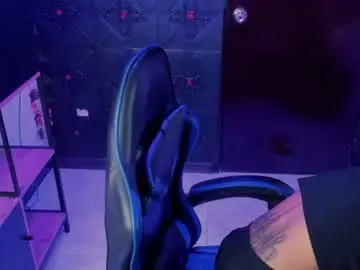 Karlaslutskinny__  live sex cam