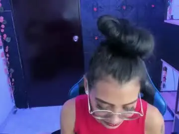 Karlaslutskinny__  live sex cam