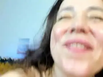 Kiraadamss  live sex cam