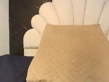 Kissme_luna  live sex cam