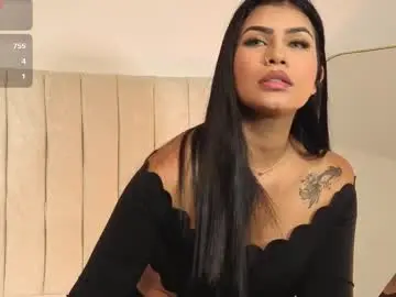 Lucia_boteroph  live sex cam