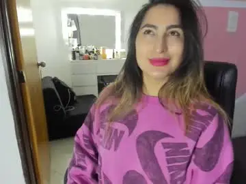 Maiaconnor  live sex cam