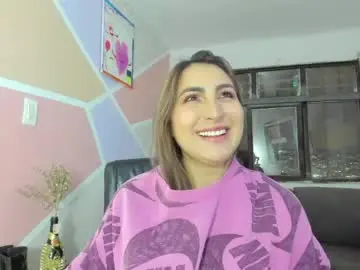 Maiaconnor  live sex cam