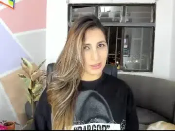 Maiaconnor  live sex cam