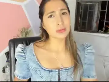 Maiaconnor  live sex cam
