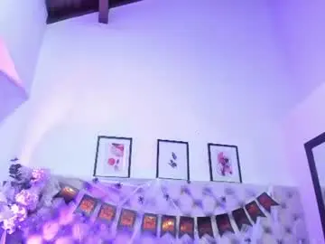 Naomiwhitee  live sex cam