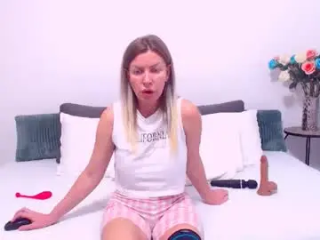 Pamela_issy  live sex cam