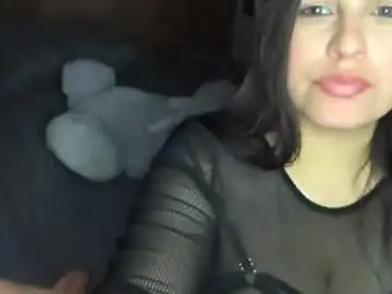 Yesiretcolina  live sex cam