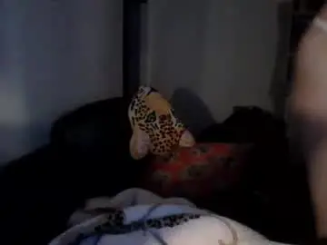 Alaskablaze  live sex cam