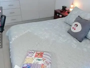 Bubblybomba  live sex cam
