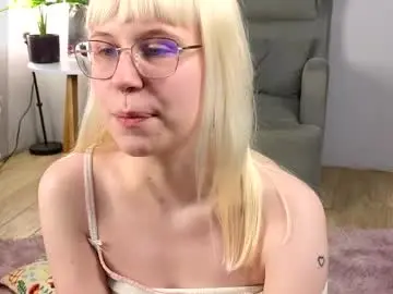 Call_me_heaven  live sex cam