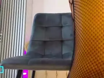 Ilikeithaard  live sex cam