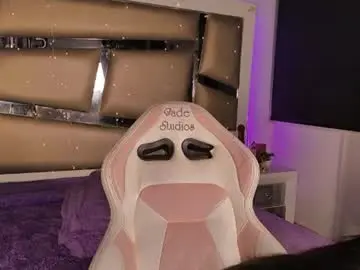Jadeestudios  live sex cam