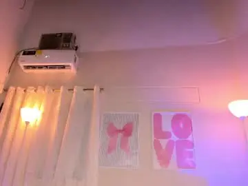 Naughtyanggel  live sex cam