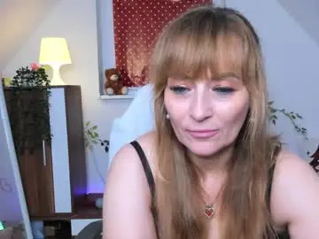 Naughtymilane  live sex cam