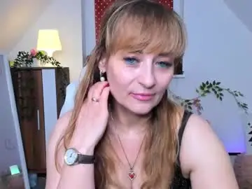 Naughtymilane  live sex cam