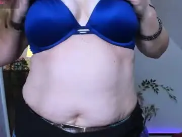 Naughtymilane  live sex cam