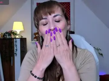 Naughtymilane  live sex cam