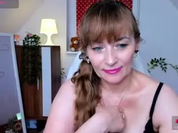 Naughtymilane  live sex cam