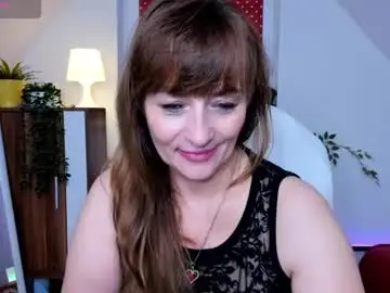 Naughtymilane  live sex cam