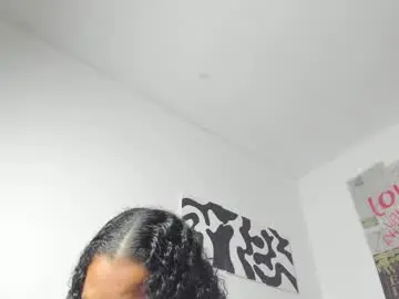 Nia133  live sex cam