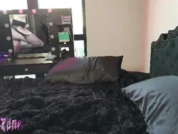 Stacipumpz  live sex cam