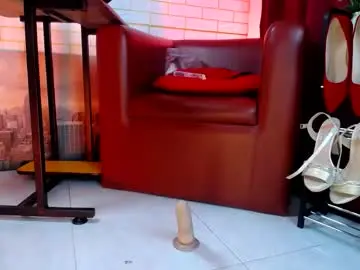 Vittoria1126  live sex cam