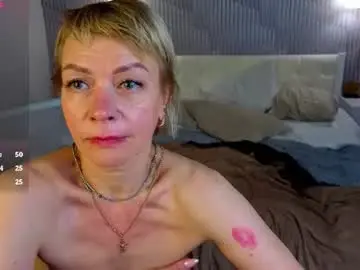 Ann_annise  live sex cam