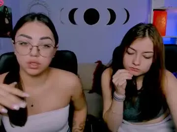 Assole_meow  live sex cam