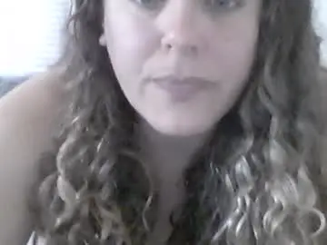 Bongmamabear  live sex cam