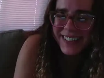 Bongmamabear  live sex cam