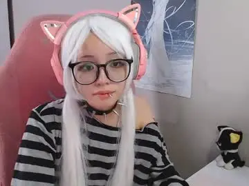 Danyelleeyermann  live sex cam