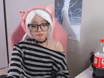 Danyelleeyermann  live sex cam