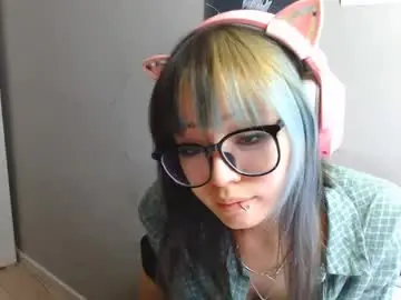 Danyelleeyermann  live sex cam