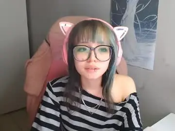 Danyelleeyermann  live sex cam