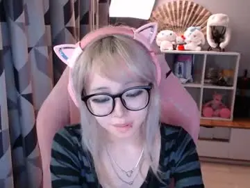 Danyelleeyermann  live sex cam