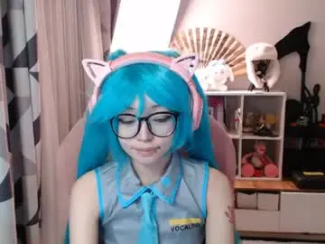 Danyelleeyermann  live sex cam