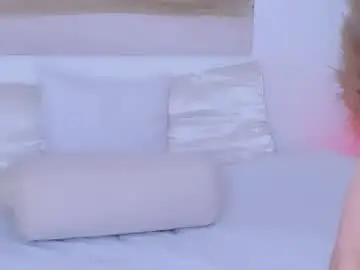 Dreamsgirl18  live sex cam