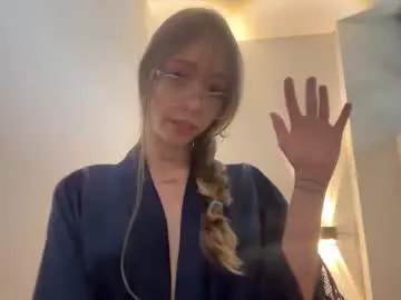 Ishollybennett  live sex cam