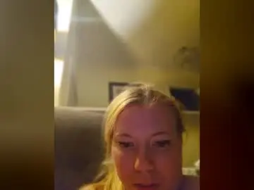 Kawaiibelle  live sex cam