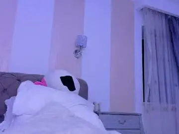 Xnaominashx  live sex cam