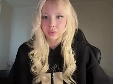 Janellkuehnle  live sex cam