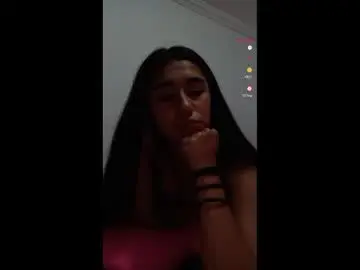 Lola_and_bugs_  live sex cam