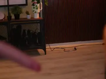 Ravennadarcy  live sex cam